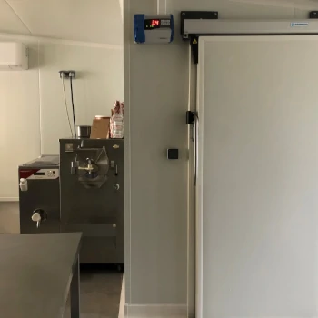 Boulangerie MARIE Jullouville : Installation et vente de matériel. Installation d’une chambre froide dans le labo de fabrication.